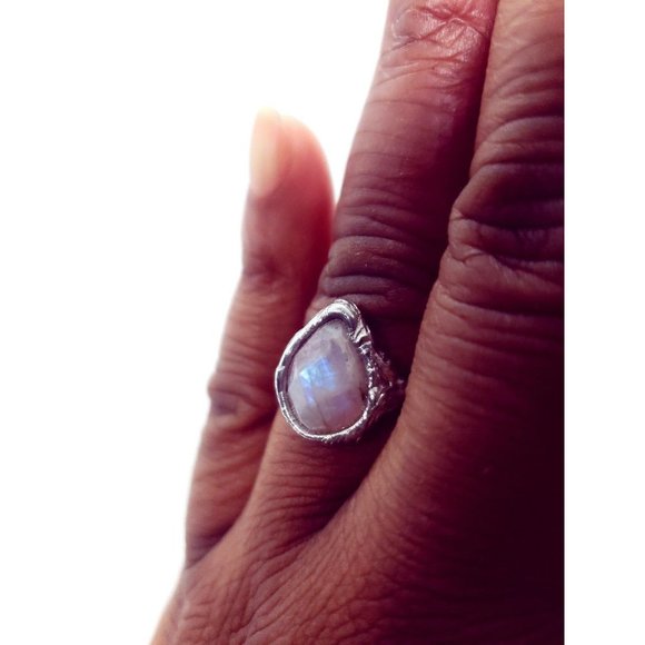 Moonstone crystal Ring - Picture 8 of 12